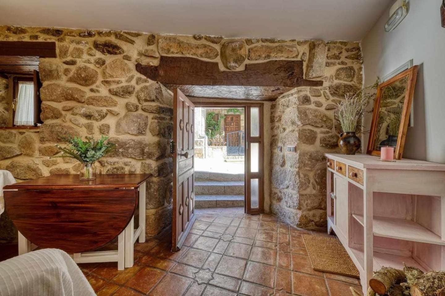 Cuesta Del Reloj Piedralaves Exterior foto